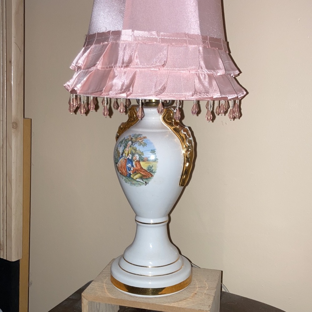 Antique gorgeous lamp! 17th century motif (?)